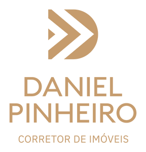 logo-vertical-tagline-mono-gold.png